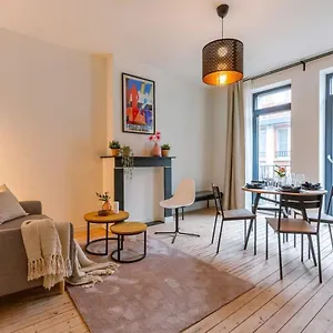 Huswell - Spacious And Warmly Furnished Oostende